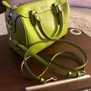 NWT Coach Crossgrain Leather Mini Crossbody!